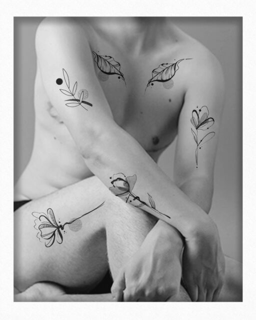 Deze ontwerpen komen uit de nieuwste serie ontwerpen 'Mix & Match'! Bekijk de hele reeks in de highlight 'Abstract' voor meer inspiratie. Een (andere) leuke plek in gedachten: mail naar robin@studiogroundlines.nl met het ontwerp van jouw keuze of boek rechtstreeks via www.tattoolab.nl.

[🔑 | tattooflash | tattoo ontwerp | bloemen tattoo | tattoo symbool | Amersfoort | tattoo inspiratie | tattoo flash ontwerp ]