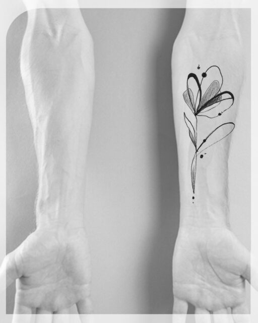 Bestaande tattoo designs, nieuwe inspiratie voor de plaatsing! Uiteraard gebaseerd op elementen uit de natuur, in verschillende stijlen. Bloemen, planten, insecten, zon, maan... Ben jij ook gek op de natuur en zit er een unieke tattoo voor je tussen? Mail naar robin@studiogroundlines.nl of boek rechtstreeks via www.tattoolab.nl

Meer zien? Check alle beschikbare tattoo designs in de highlights! 

#tattooinspiration #tattooplacement #newtattoo #tattooidea #handmadetattoo #brushstroketattoo #dutchtattoo #dotworktattoo