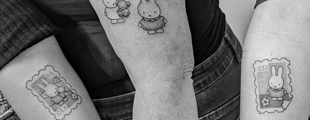 Nijntje familie tattoo in de stijl van een zegel